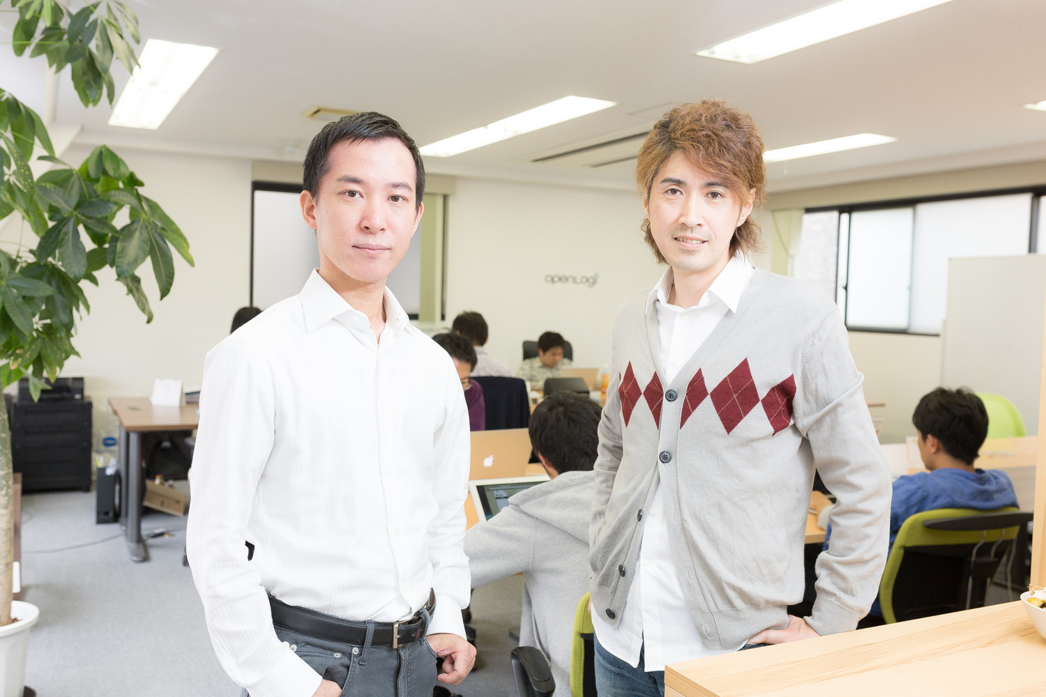 左からオープンロジ代表取締役の伊藤秀嗣氏、取締役CTOの五十嵐正人氏