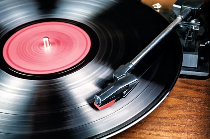 アマゾンが毎月アナログレコードの名盤が届く新サブスク「Vinyl of the Month Club」を米国で開始
