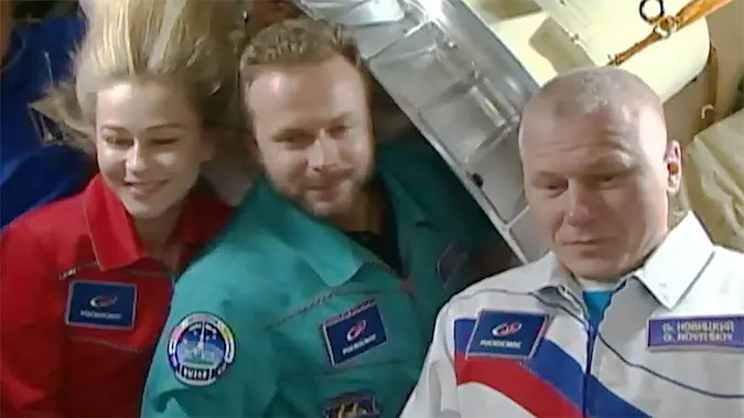国際宇宙ステーションで初の長編映画撮影を行っていたロシア映画班が無事に帰還